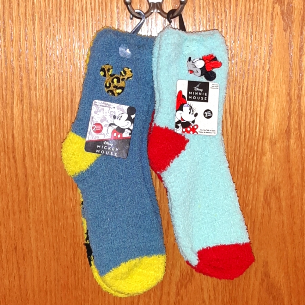 2 PK of Mickey & Minnie Mouse Fuzzy Socks NWT